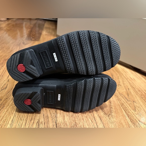 NWOT Hunter Women’s Original Insulated Chelsea Boots, Black, EU 39, US 8 - Picture 3 of 4